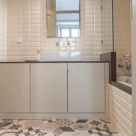 Brand New 2-bedroom In Estrela Διαμέρισμα